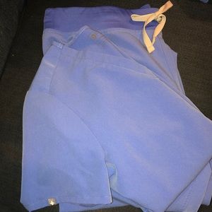 Large ceil blue Figs scrub set